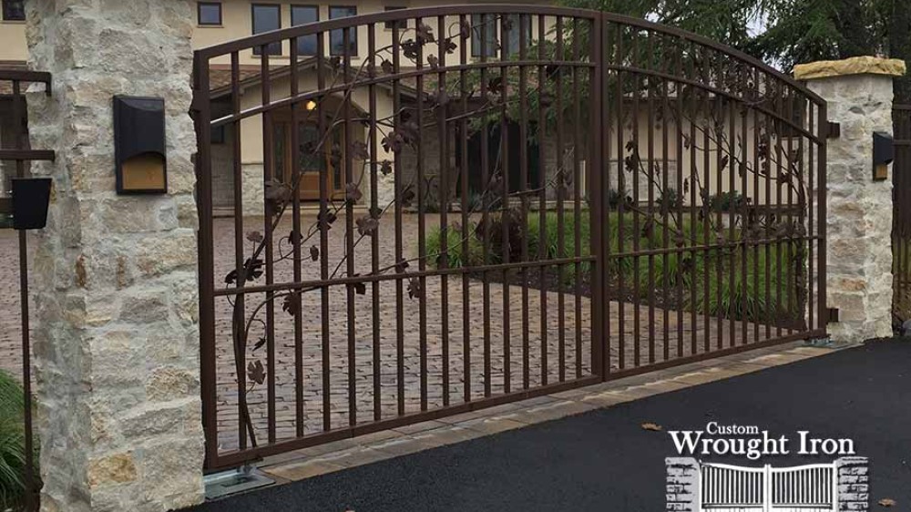 Sonoma County Vine Decorated Gate [140]