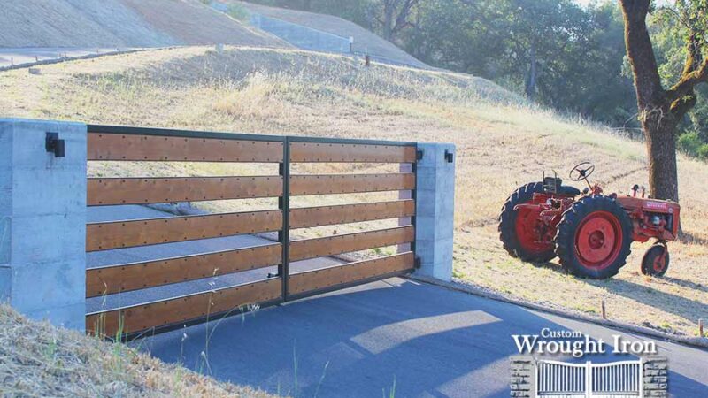 Trattore Farms Driveway Gate